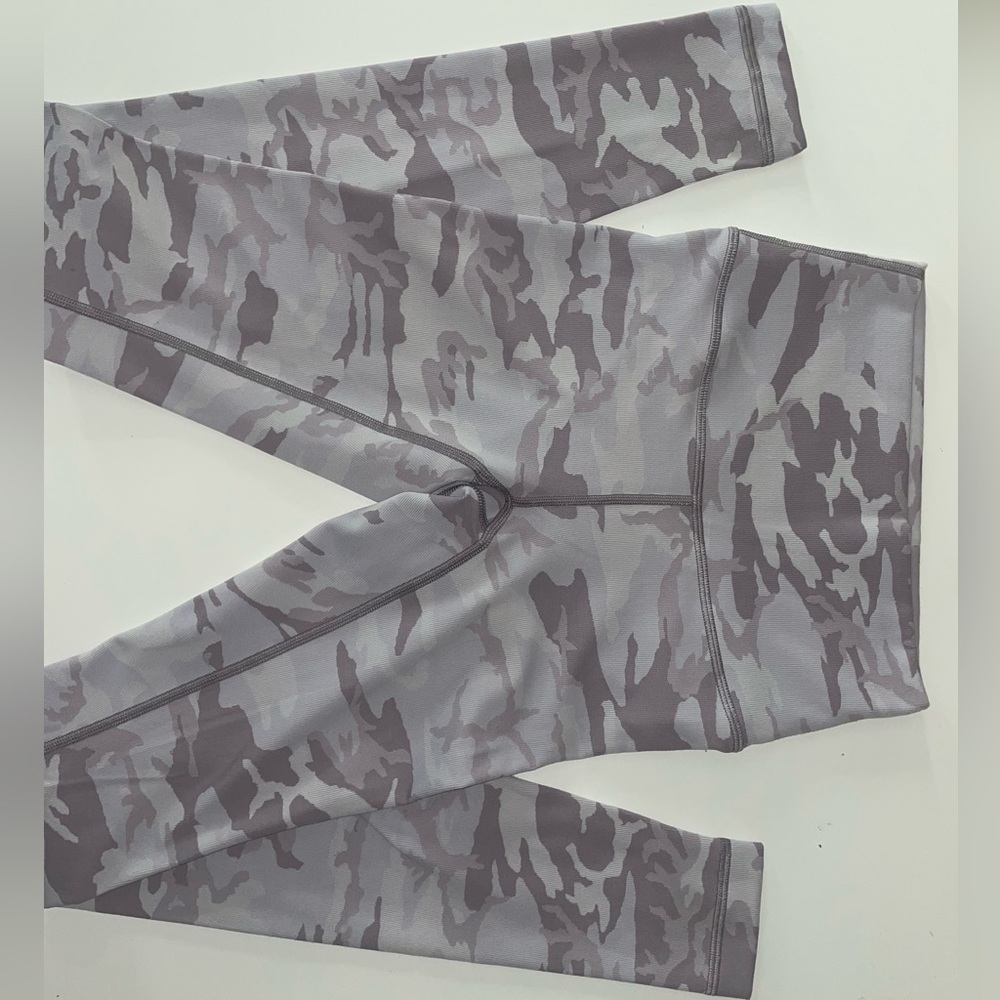 lululemon athletica Camouflage Leggings - Purple and White - Picture 4 of 6